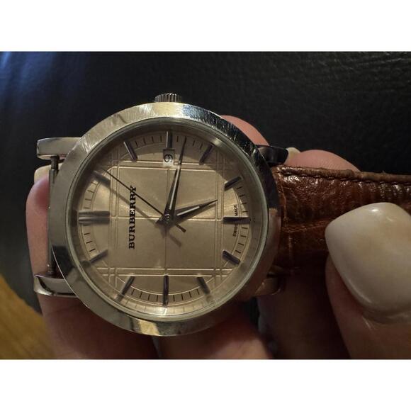 Burberry Heritage BU1356 Quartz - Picture 1 of 6